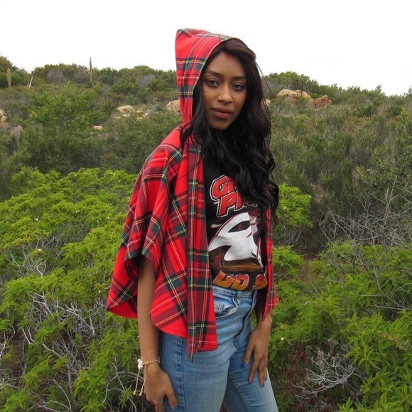 Child’s Wool Tartan Cape L - Picture 5 of 12